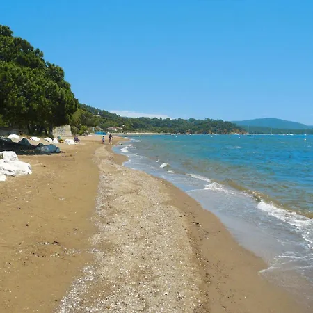 In Saint-tropez With Access Rayol-Canadel-sur-Mer