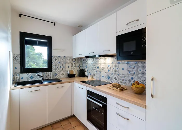 In Saint-tropez With Access