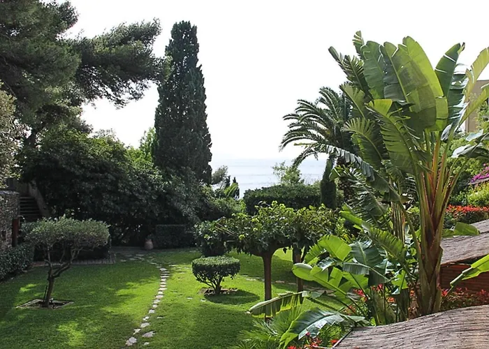 In Saint-tropez With Access Apartment *