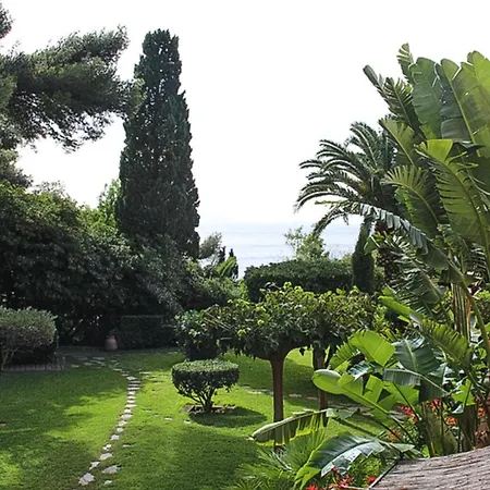 In Saint-tropez With Access Apartament *