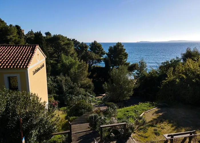 In Saint-tropez With Access *